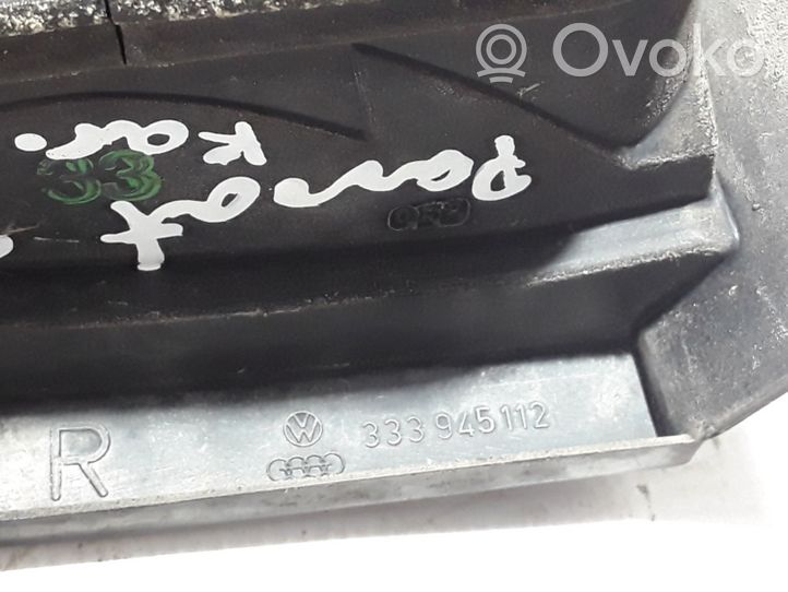 Volkswagen PASSAT B3 Aizmugurējais lukturis virsbūvē 357945112