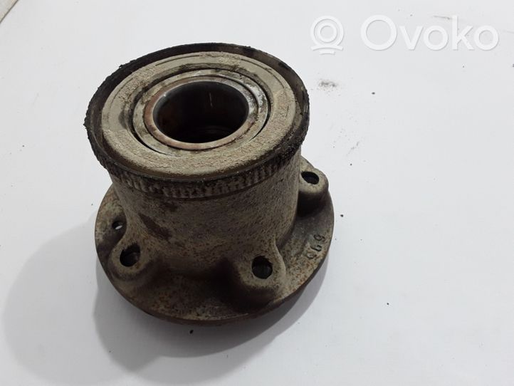 Opel Movano B Rear wheel hub 432100013R