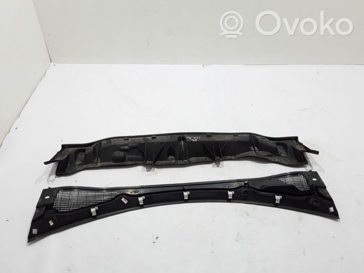 Renault Clio IV Rivestimento del tergicristallo 668115228R