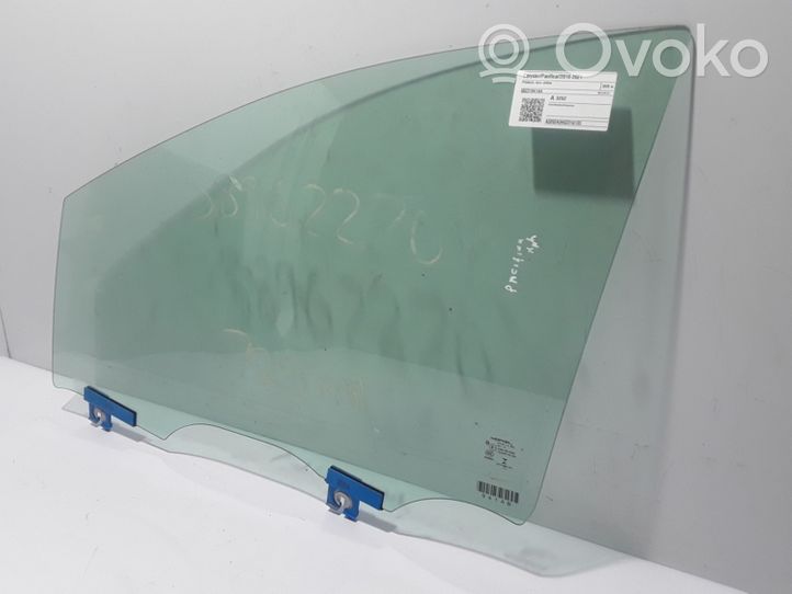 Chrysler Pacifica Front door window glass four-door 68231941AA