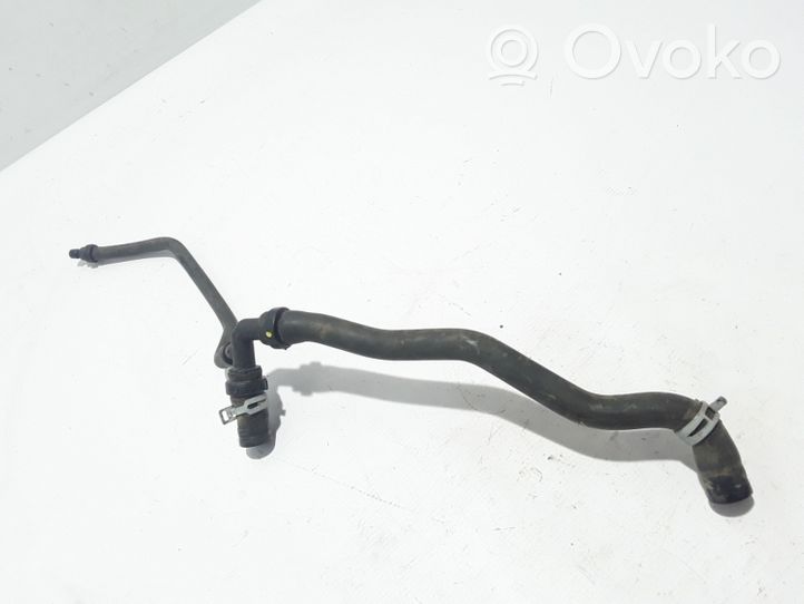 Renault Twingo III Tuyau de liquide de refroidissement moteur 924108359R