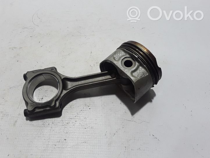 Renault Clio III Piston avec bielle 7701476929