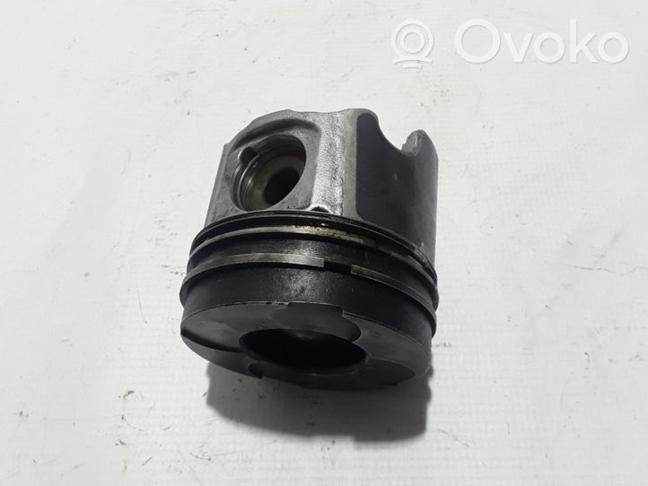 Renault Master II Piston avec bielle 7701477121