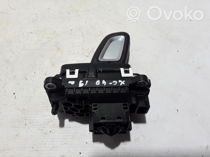 Volvo XC40 Lewarek zmiany biegów / górny 31437334