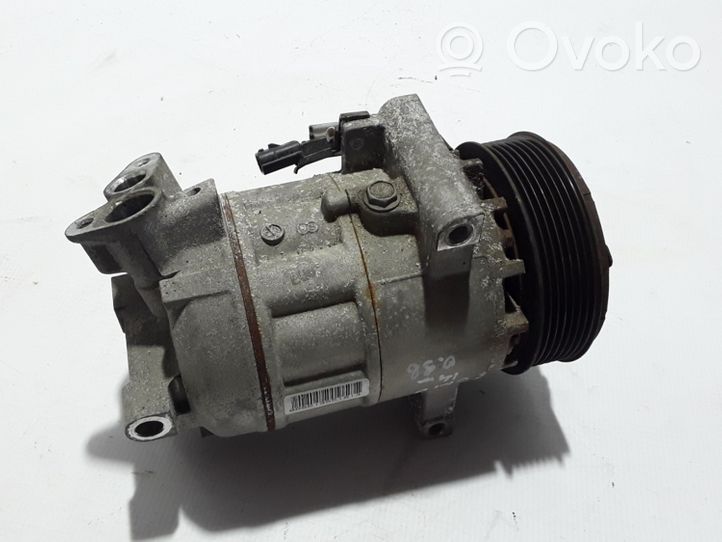 Renault Clio IV Ilmastointilaitteen kompressorin pumppu (A/C) 926000217R