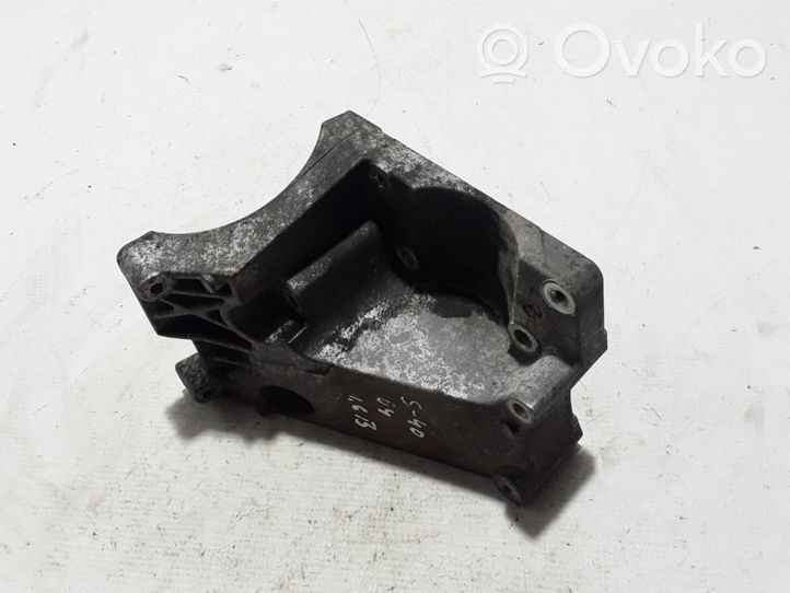 Volvo S40 Staffa di montaggio del compressore dell’A/C 4M5Q19D624