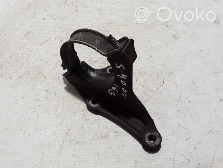 Volvo S40 Staffa del cuscinetto di supporto dell’albero di trasmissione 31211154