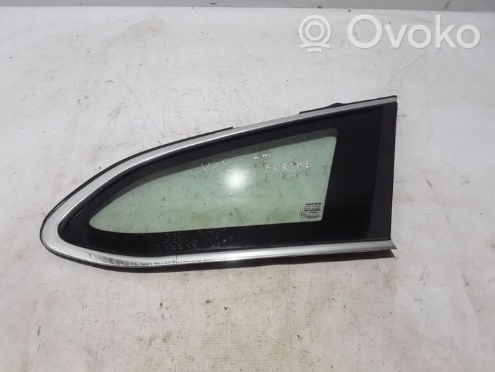 Volvo V60 Fenêtre latérale avant / vitre triangulaire 31218021