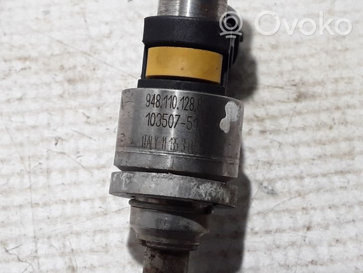 Porsche Panamera (970) Injecteur de carburant 94811012882