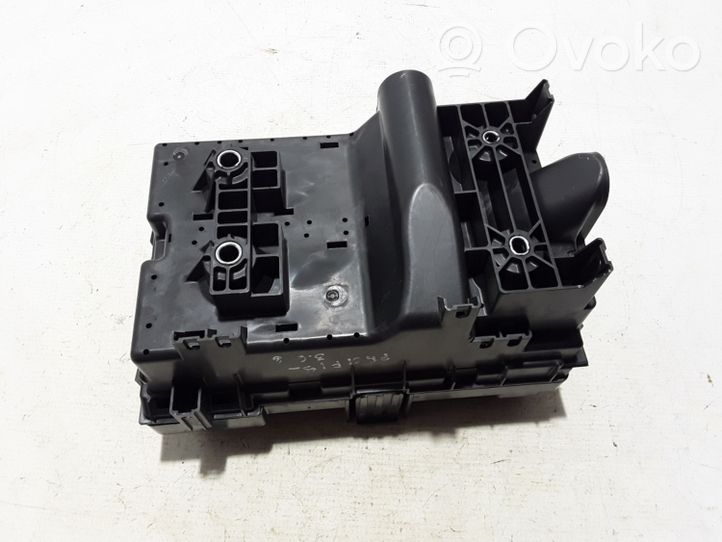 Chrysler Pacifica Fuse module 68239267AC