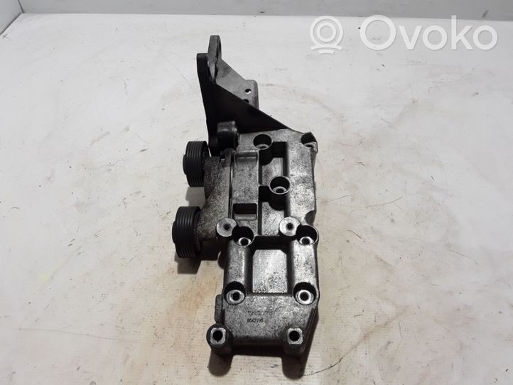 Volvo S60 Supporto del generatore/alternatore 8642196