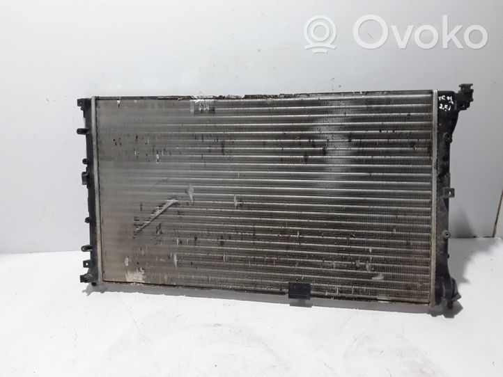 Renault Trafic II (X83) Radiatore di raffreddamento 8200297816