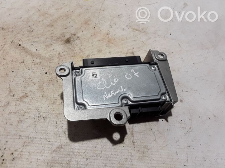 Renault Clio III Module de contrôle airbag 8200563368