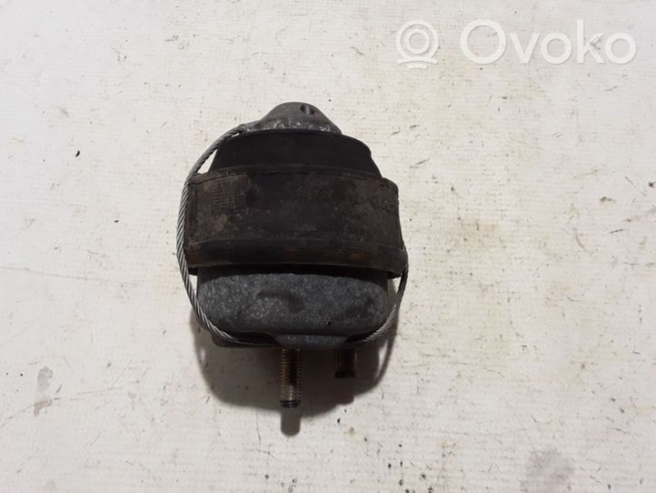 Volvo S60 Engine mount bracket 8624754