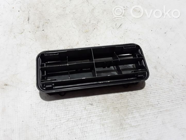 Renault Twingo III Grill / Wlot powietrza błotnika przedniego 8200213712