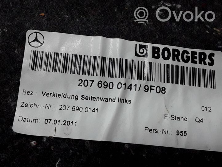 Mercedes-Benz E C207 W207 Revestimiento lateral del maletero/compartimento de carga 2076900141