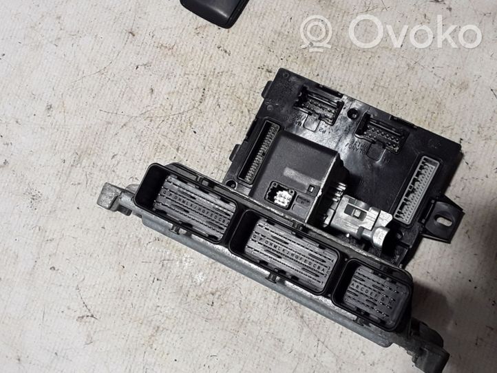 Dacia Duster II Kit centralina motore ECU e serratura 