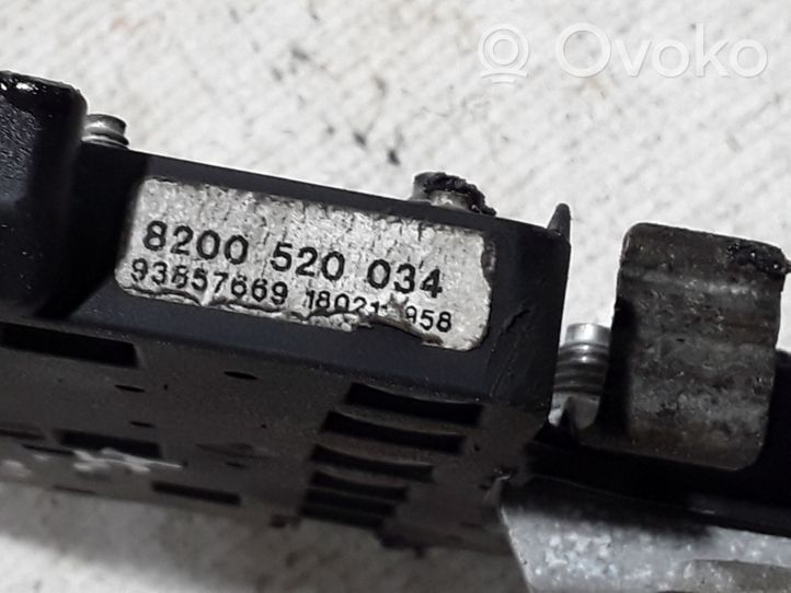 Opel Vivaro Câble de batterie positif 8200520034