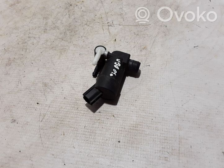 Volvo V50 Windscreen/windshield washer pump 31349228