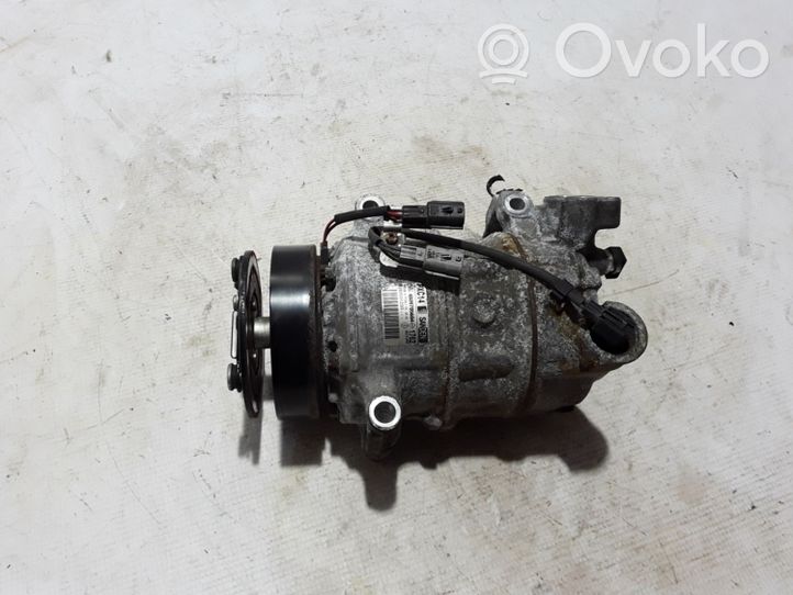 Renault Megane IV Ilmastointilaitteen kompressorin pumppu (A/C) 926003123R