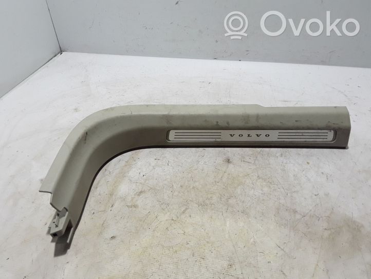 Volvo XC60 Copertura del rivestimento del sottoporta anteriore 