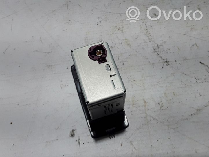 Volvo V60 Connettore plug in AUX 31407038