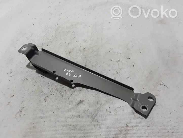 Volvo S60 Supporto di montaggio del parafango 31468234