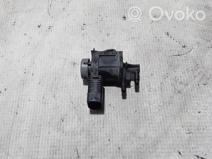 Audi Q5 SQ5 Turboahtimen magneettiventtiili 1K0906283A