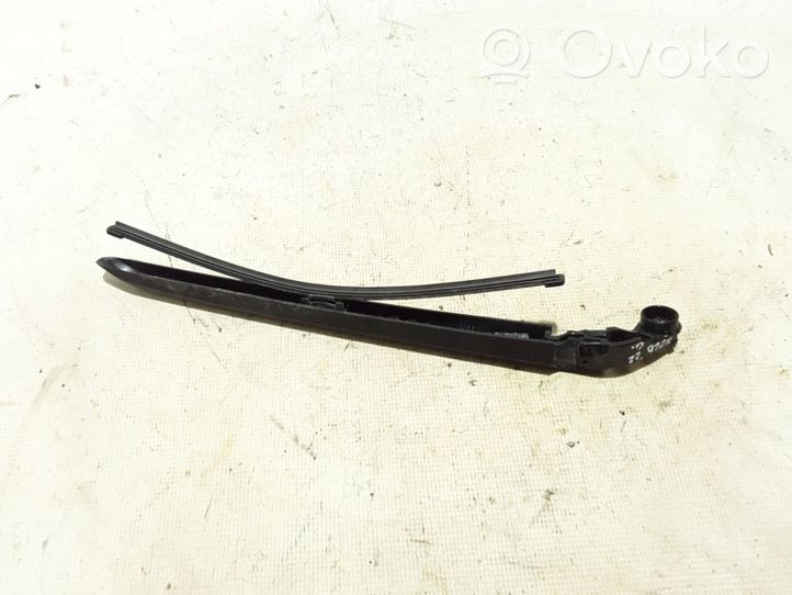 Volvo XC60 Brazo del limpiaparabrisas trasero 32229640