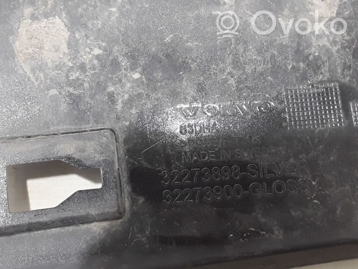 Volvo XC40 Rivestimento della parte inferiore del paraurti posteriore 32273900