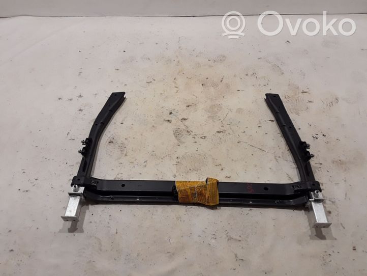 Volvo XC40 Staffa di montaggio del radiatore 32333099