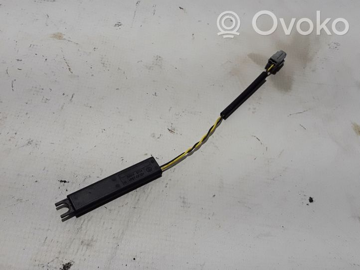 Nissan Qashqai Antenos stiprintuvas 5WK48774