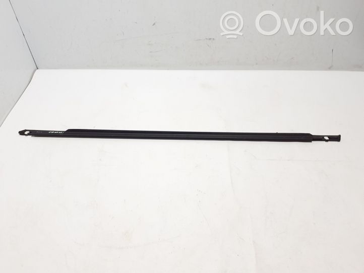 Volvo S90, V90 Rivestimento modanatura del vetro della portiera anteriore 32211771