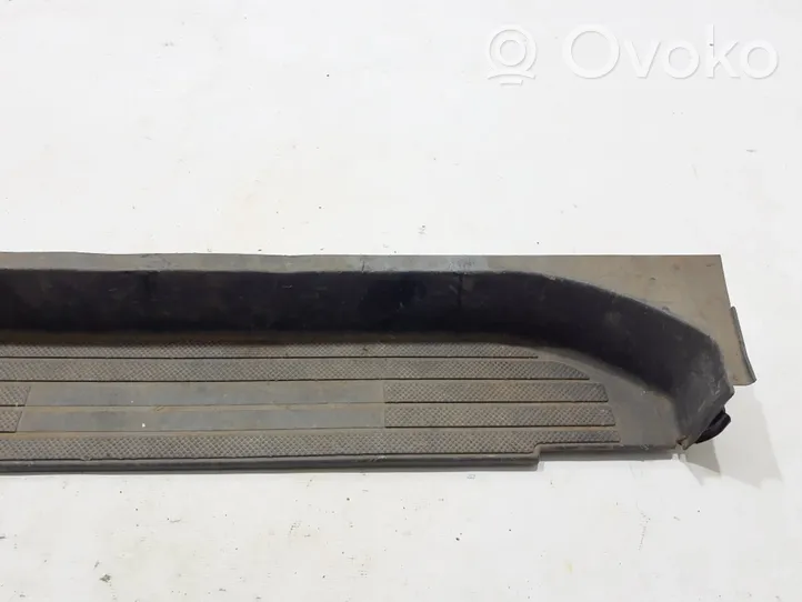 Mercedes-Benz Vito Viano W639 Etuoven kynnyksen suojalista A6396860210