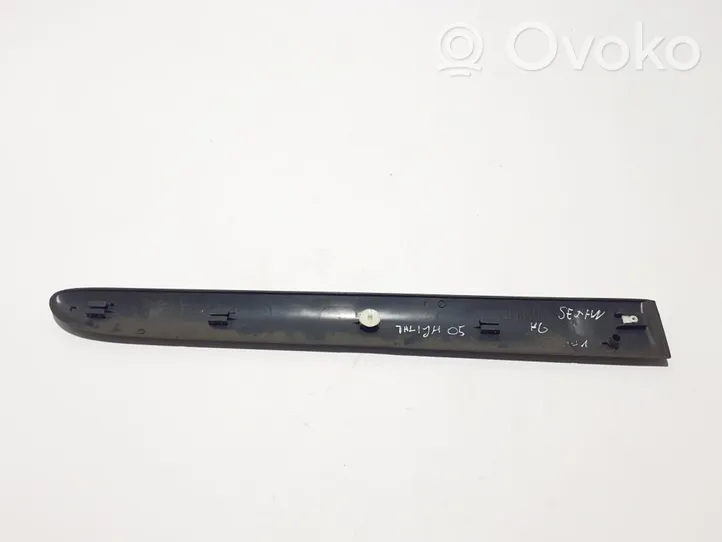 Renault Thalia I Rear door trim (molding) 7700410280