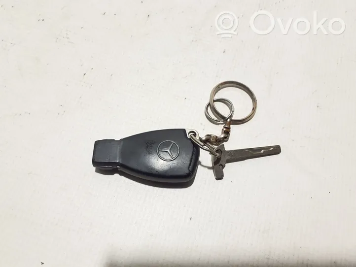 Mercedes-Benz Vito Viano W639 Užvedimo raktas (raktelis)/ kortelė CTU20003R