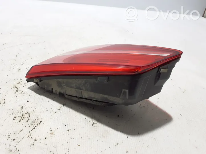 Volkswagen PASSAT B8 Luci posteriori del portellone del bagagliaio 3G9945308E