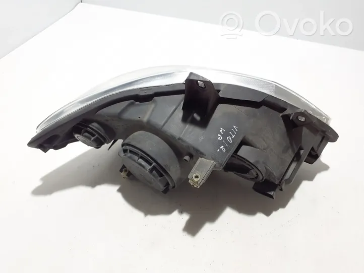 Mercedes-Benz Vito Viano W639 Lampa przednia A6398202861