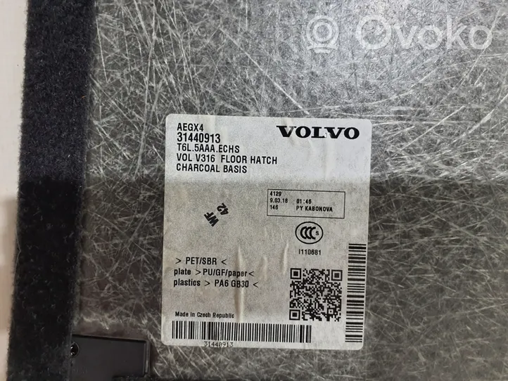 Volvo XC40 Tavaratilan pohjan tekstiilimatto 31440913