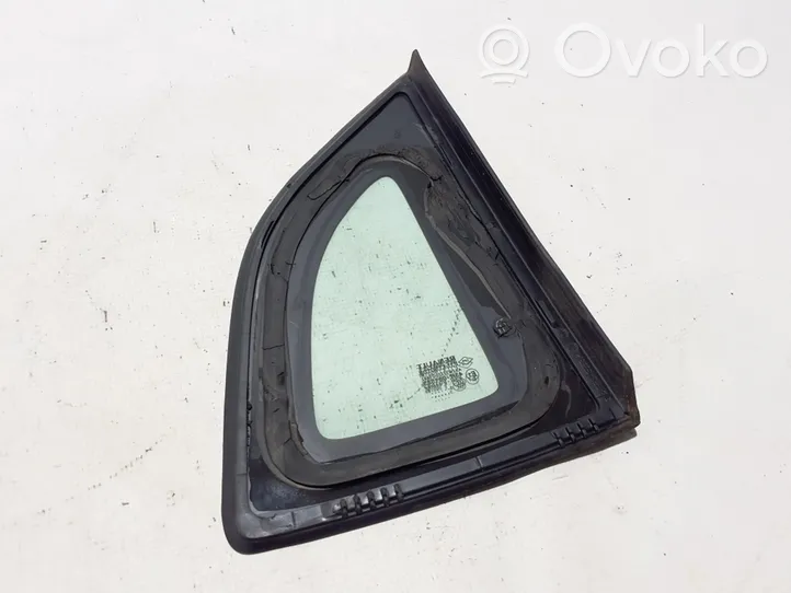 Renault Captur Rear side window/glass 833078189R