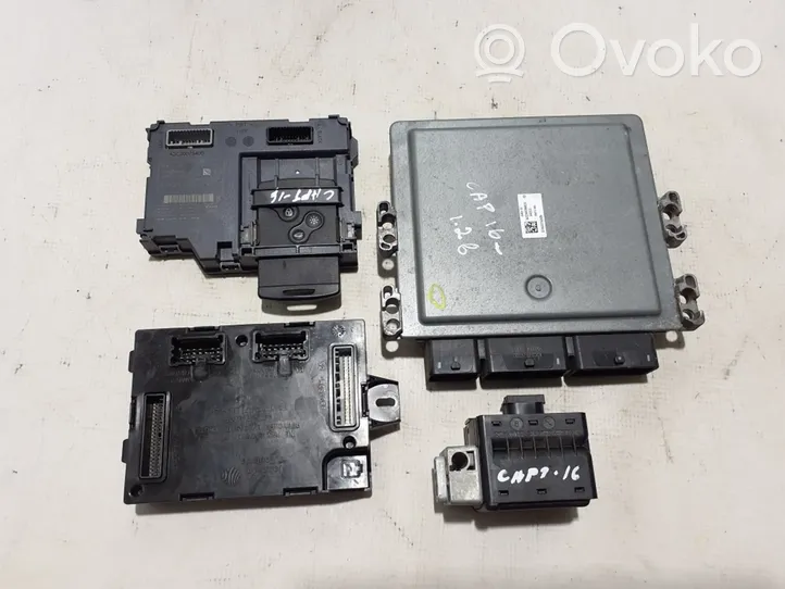 Renault Captur Komputer / Sterownik ECU i komplet kluczy 