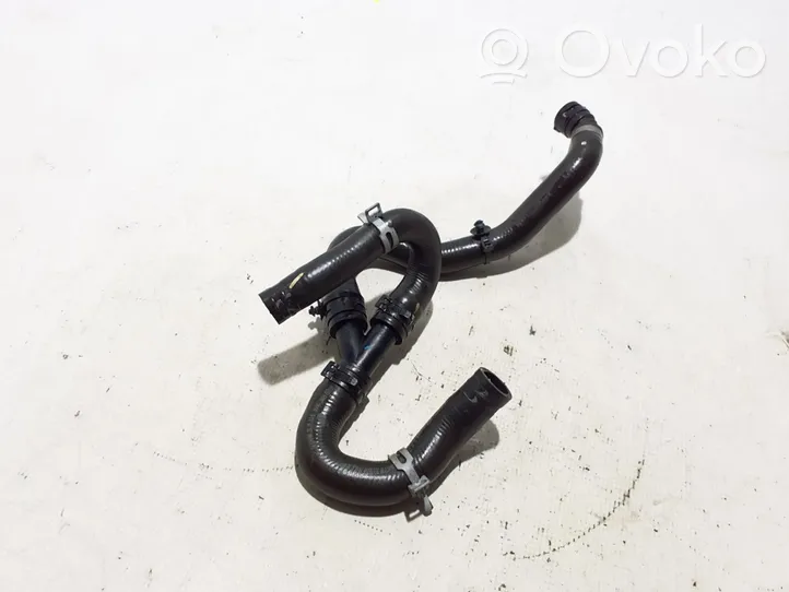 Volvo XC40 Tubo flessibile del liquido di raffreddamento del motore 32138266