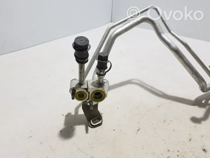 Volvo XC40 Air conditioning (A/C) pipe/hose 32260318