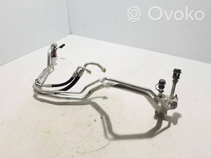 Volvo XC40 Air conditioning (A/C) pipe/hose 32260318