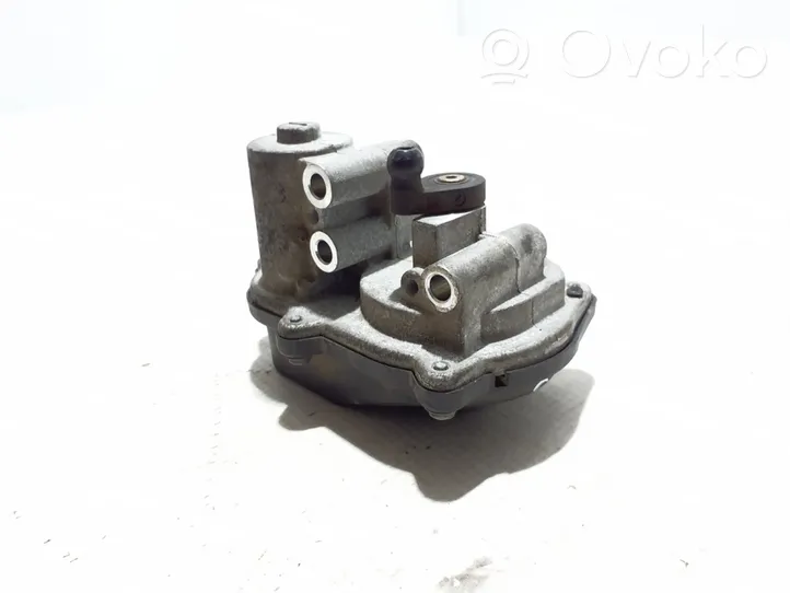 Volkswagen Touareg II Attuatore/motore della valvola del collettore di aspirazione 059129086L