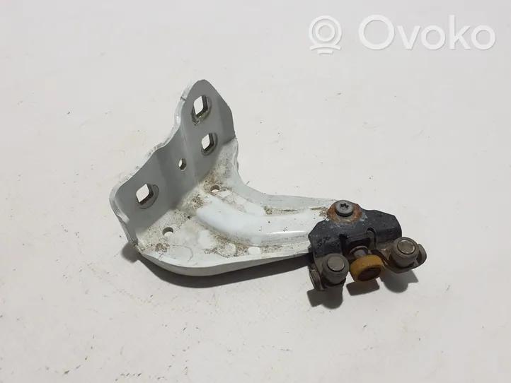 Dacia Dokker Guida/cerniera inferiore del rullo del portellone scorrevole 745971212R