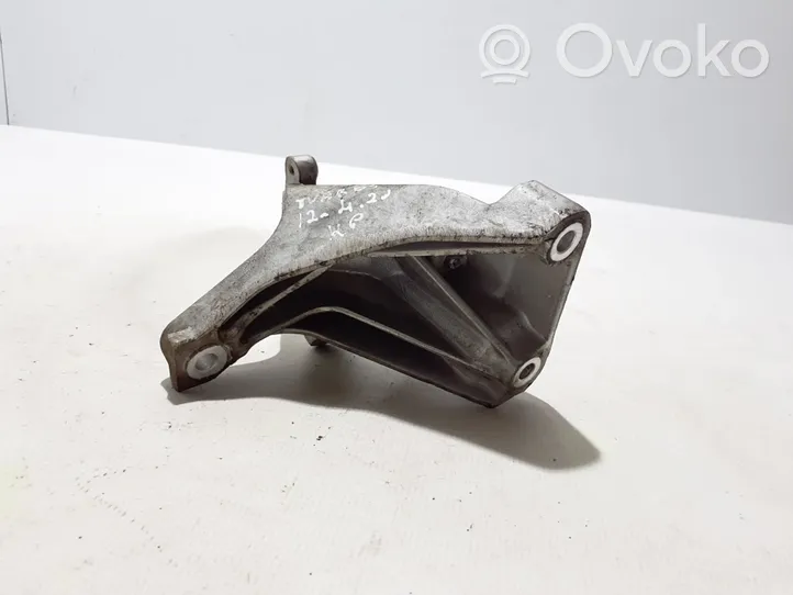 Volkswagen Touareg II Engine mounting bracket 7L8199307F