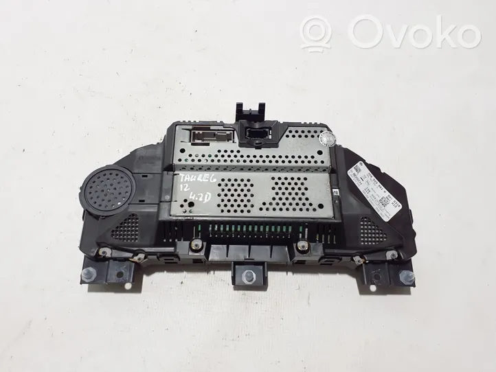 Volkswagen Touareg II Speedometer (instrument cluster) 7P6920881N