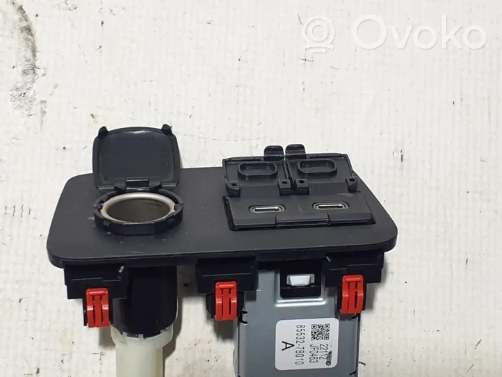 Lexus NX Connecteur/prise USB 85532-78010