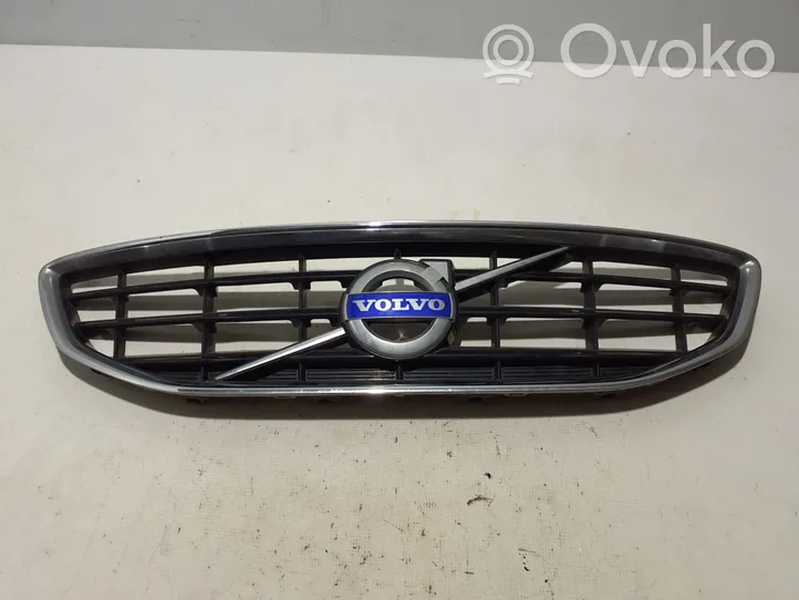 Volvo V40 Grotelės priekinės 31283764